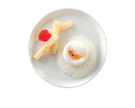 Ponthier - Soft-boiled egg, celeriac and Granny Smith green apple soldiers, foam